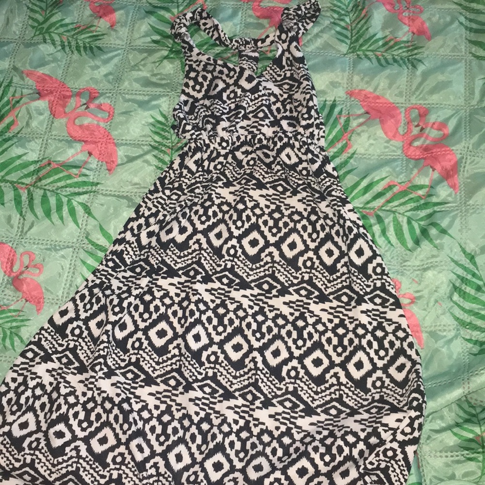 Girls 6x maxi dress. Black and white.